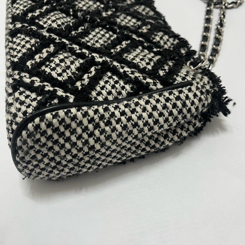 Y2K Black and White Tweed Handbag - Picture 8 of 9